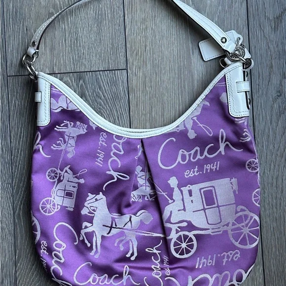 Authentic coach horse & carriage shoulder bag - Picture 2 of 5